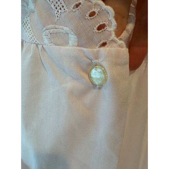 Vintage Nightgown Women’s Small Embroidered Short Sleeves Made In USA Trad Wife - Picture 5 of 8